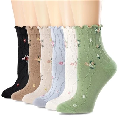Socken zum Tragen mit verkürzten Hosen